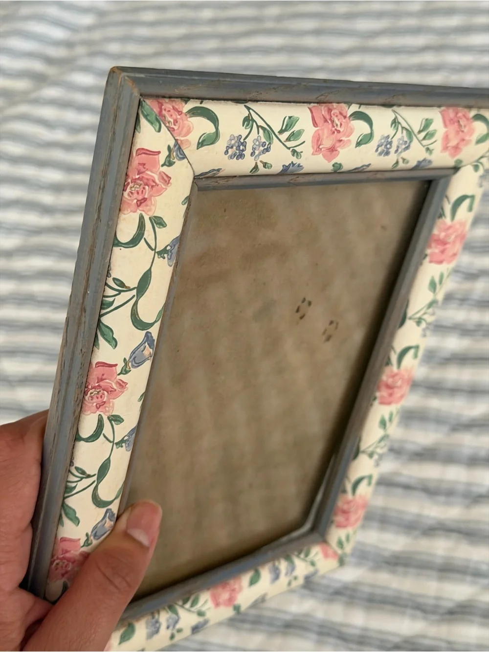 Vintage Floral Picture Frame in Cream, Pink & Blue